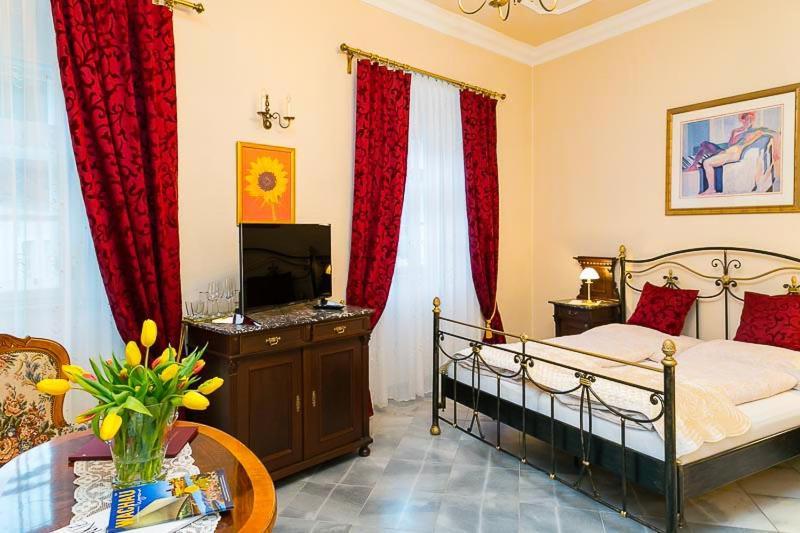 Boutique Hotel Ur-Wachau Weissenkirchen in der Wachau Esterno foto